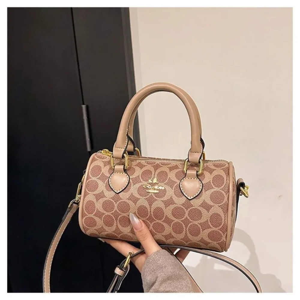 2026 Latest Fashion Lightweigh - Luxury Bags Louis Vuitton review and price
